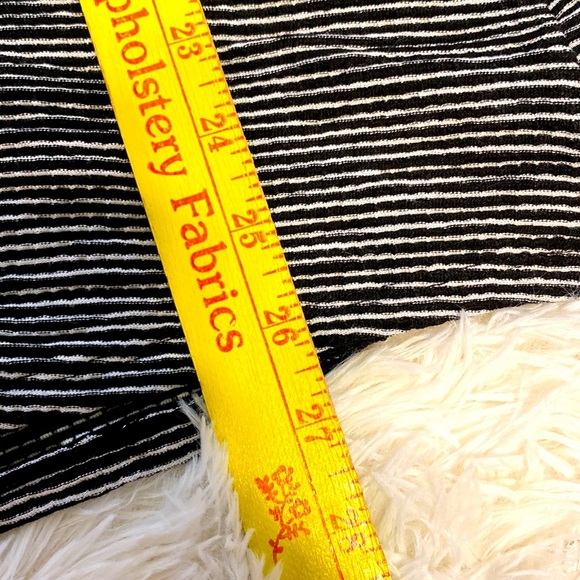 MAX EDITION BLACK & WHITE STRIPE CAP SLEEVE SHIRT SIDE ACCENT Size M NWT - Picture 11 of 13